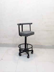 শিং টুল - চাকা সহ- অ্যাশ কালার